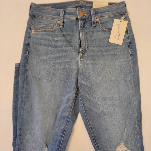 Universal Threads Blue Distressed Jeans Size 6 New With Tags Spring - Picture 2 of 5
